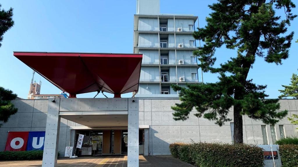 Ou Hotel Йонаго Екстериор снимка
