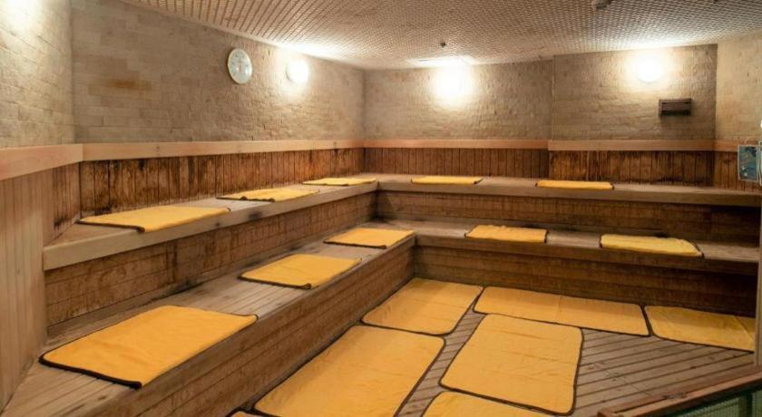 Ou Hotel Йонаго Екстериор снимка