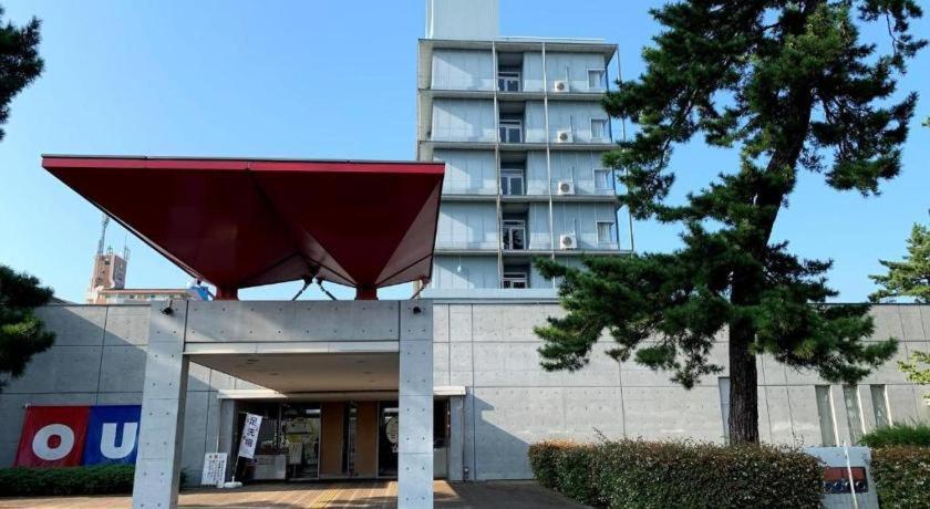 Ou Hotel Йонаго Екстериор снимка